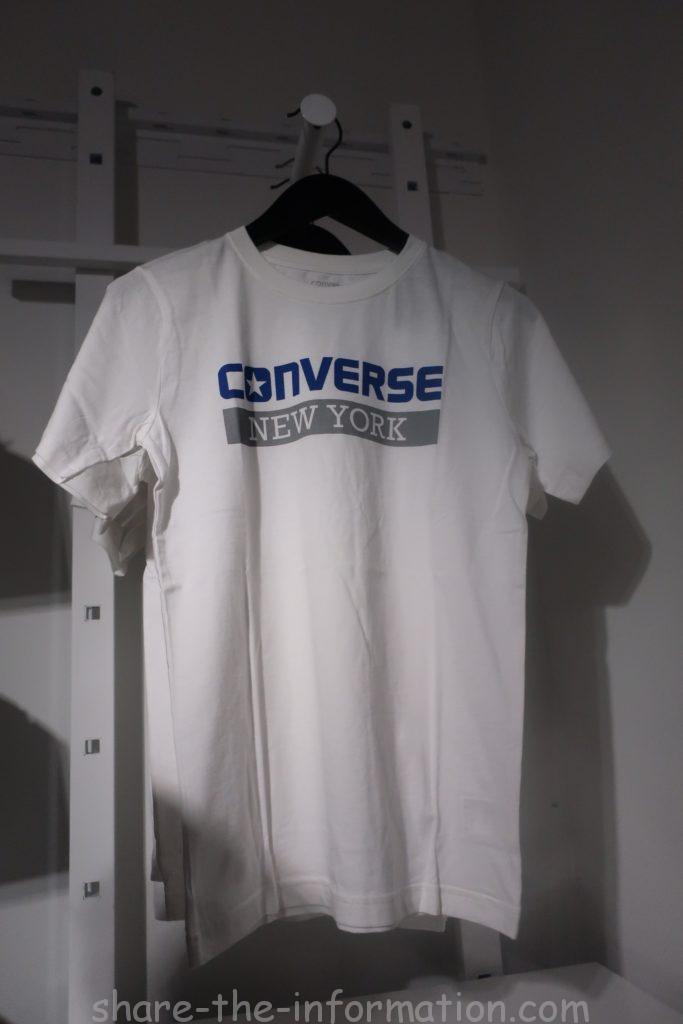 コンバースのフラッグシップストアのニューヨーク限定のお土産の白いシンプルTシャツ